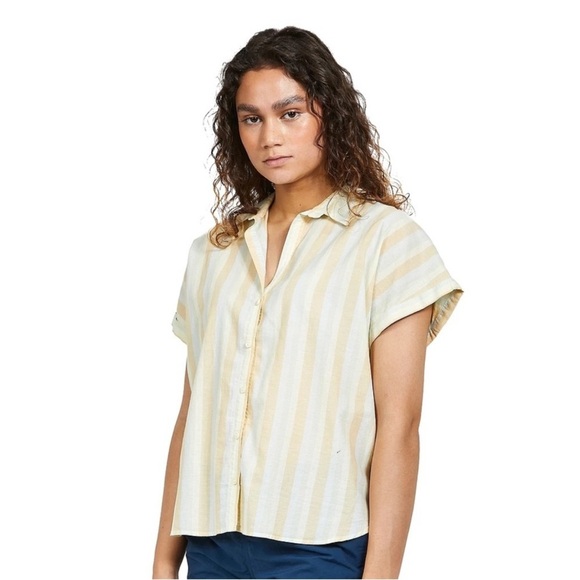 PATAGONIA Women’s Lightweight A/C® Shirt - Cali Stripe: Isla Yellow - XS - Picture 10 of 16